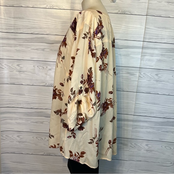 Size 4  Torrid Harper blouse - Picture 3 of 6